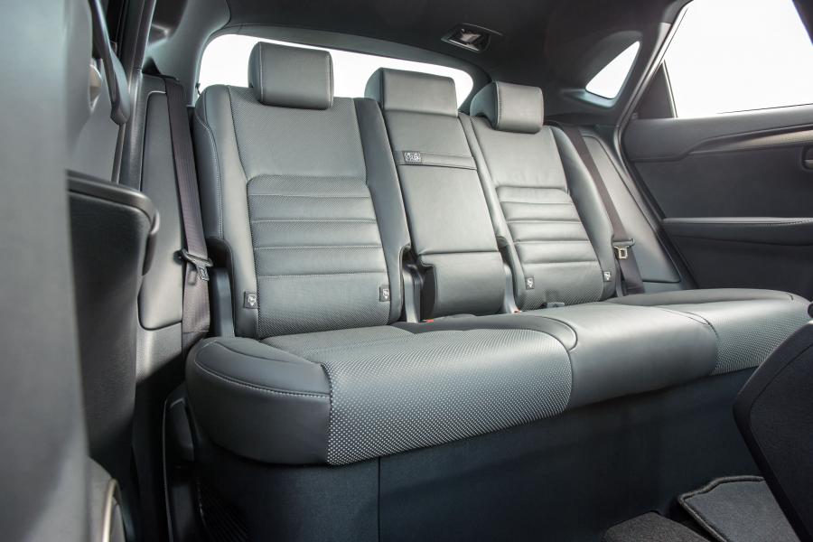 Lexus NX200t F-Sport 2014 года  (UK) (фото 15 из 17)